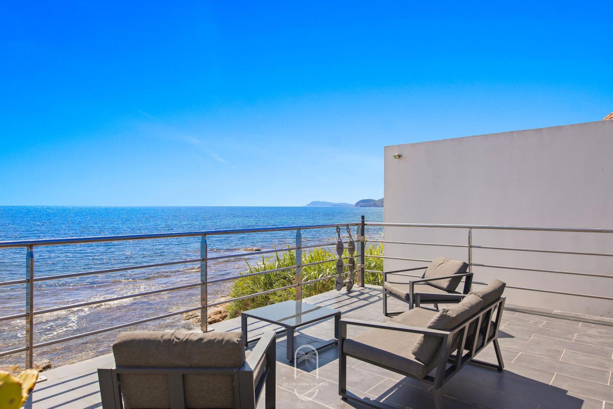 Maison Sur L'Eau-Hyeres-Almanarre-Parkings Clim Wifi By Hc Εξωτερικό φωτογραφία