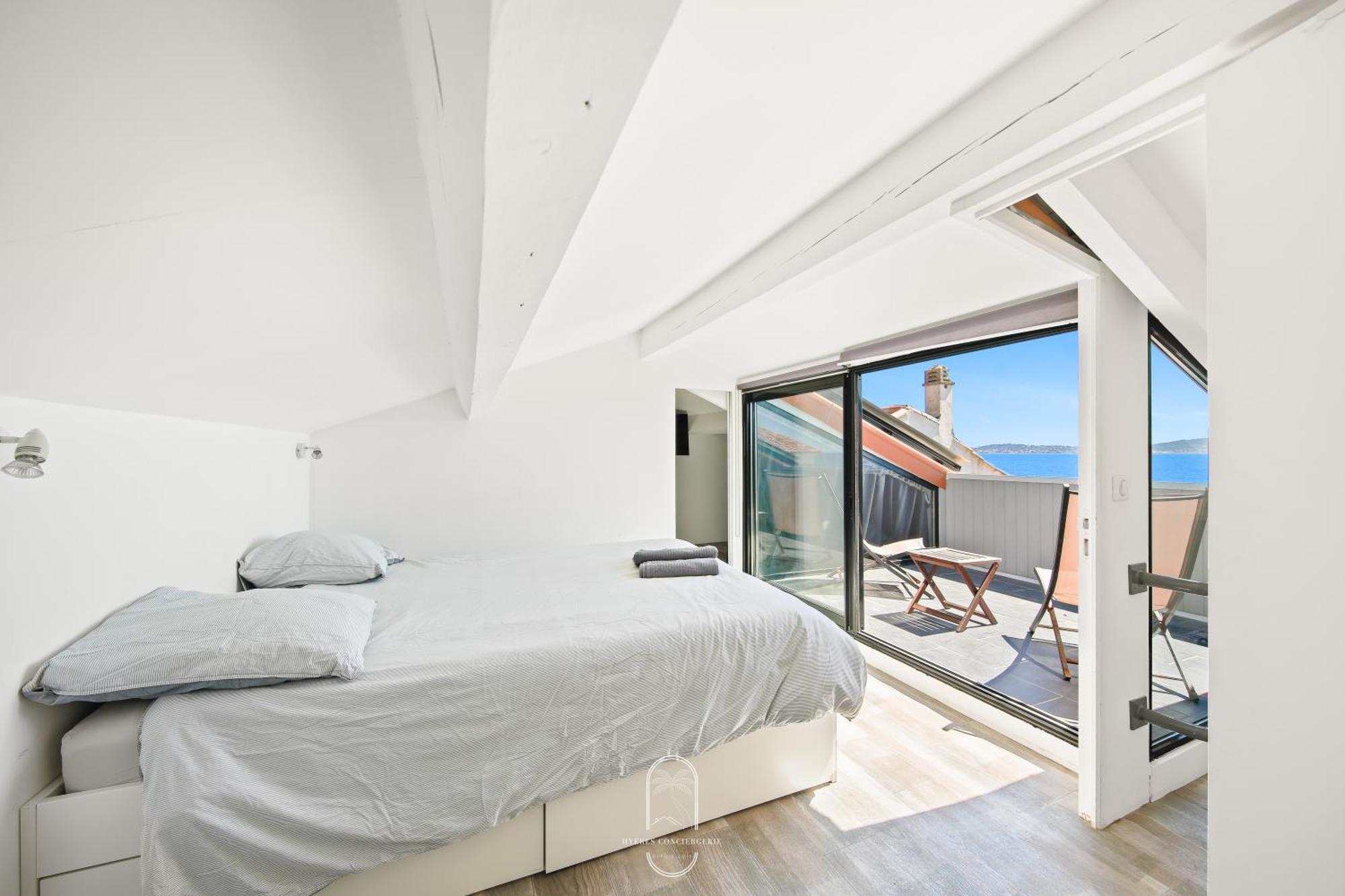 Maison Sur L'Eau-Hyeres-Almanarre-Parkings Clim Wifi By Hc Εξωτερικό φωτογραφία