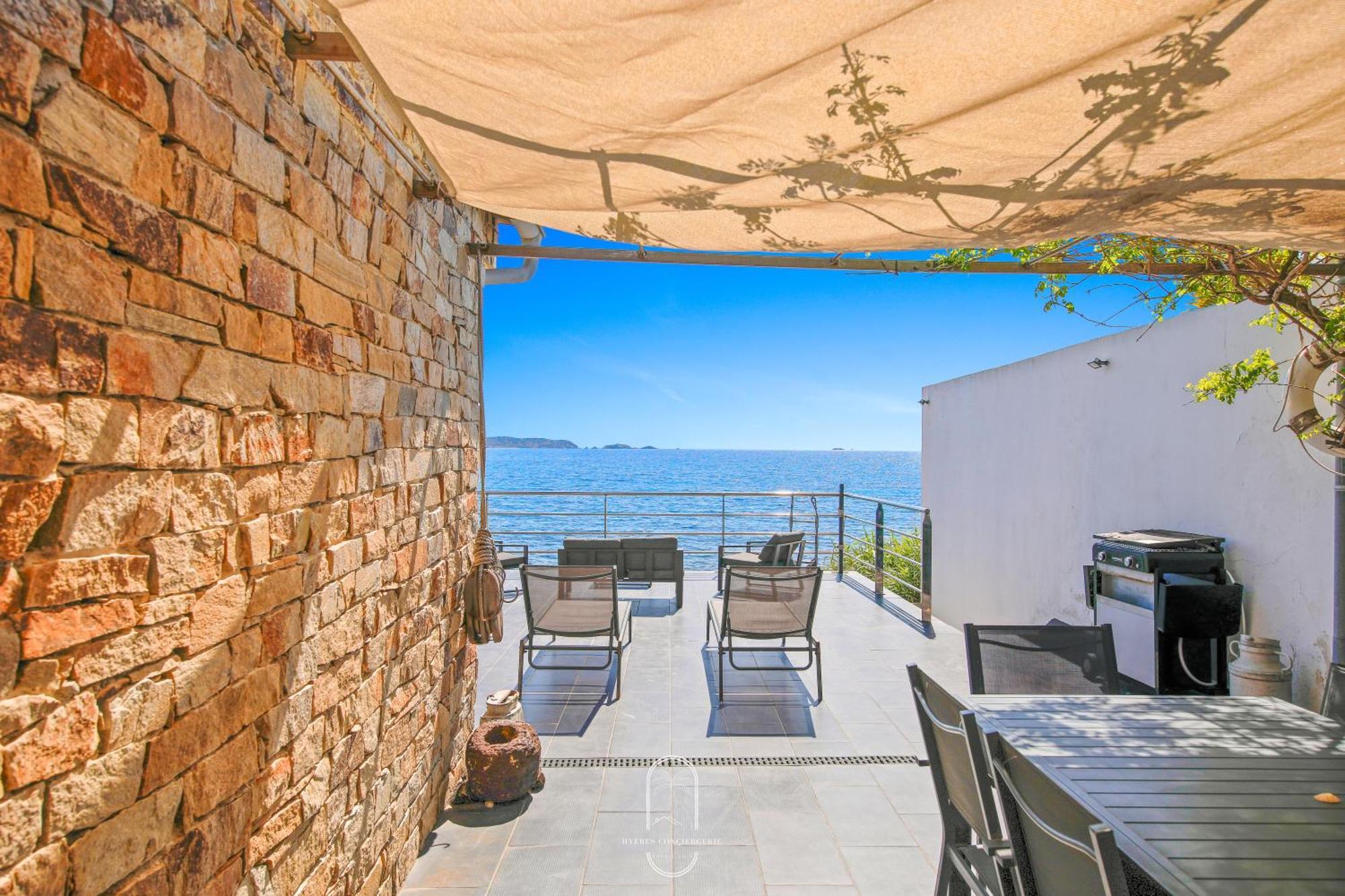 Maison Sur L'Eau-Hyeres-Almanarre-Parkings Clim Wifi By Hc Εξωτερικό φωτογραφία