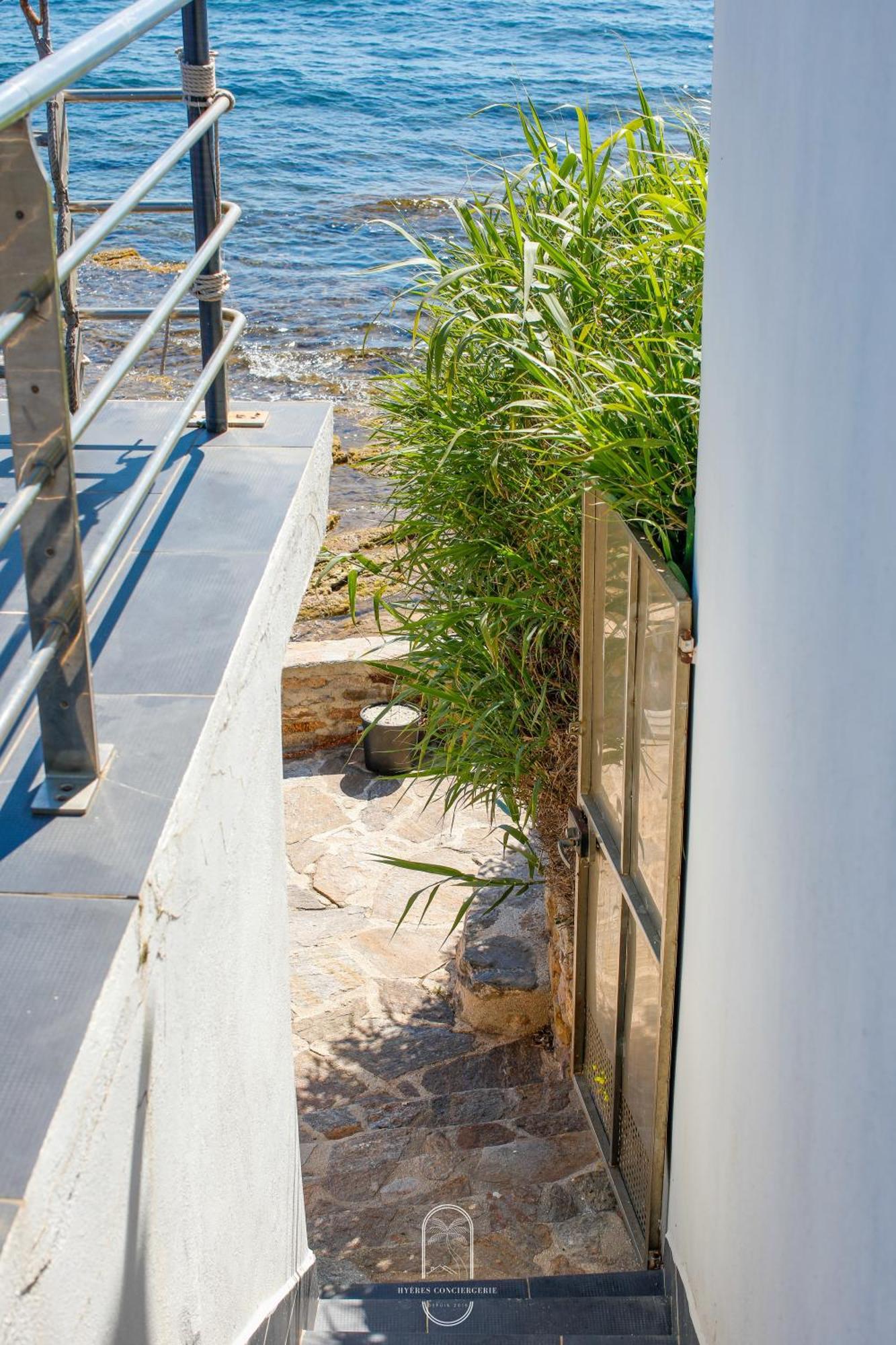 Maison Sur L'Eau-Hyeres-Almanarre-Parkings Clim Wifi By Hc Εξωτερικό φωτογραφία