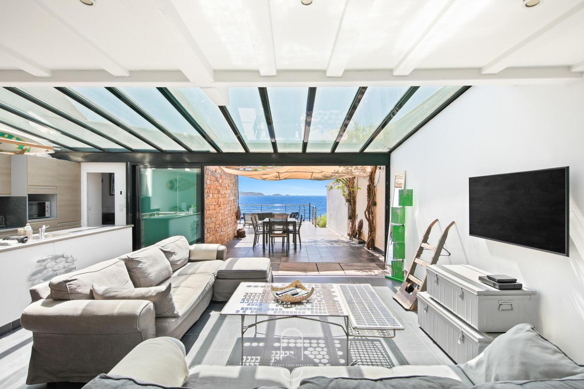 Maison Sur L'Eau-Hyeres-Almanarre-Parkings Clim Wifi By Hc Εξωτερικό φωτογραφία