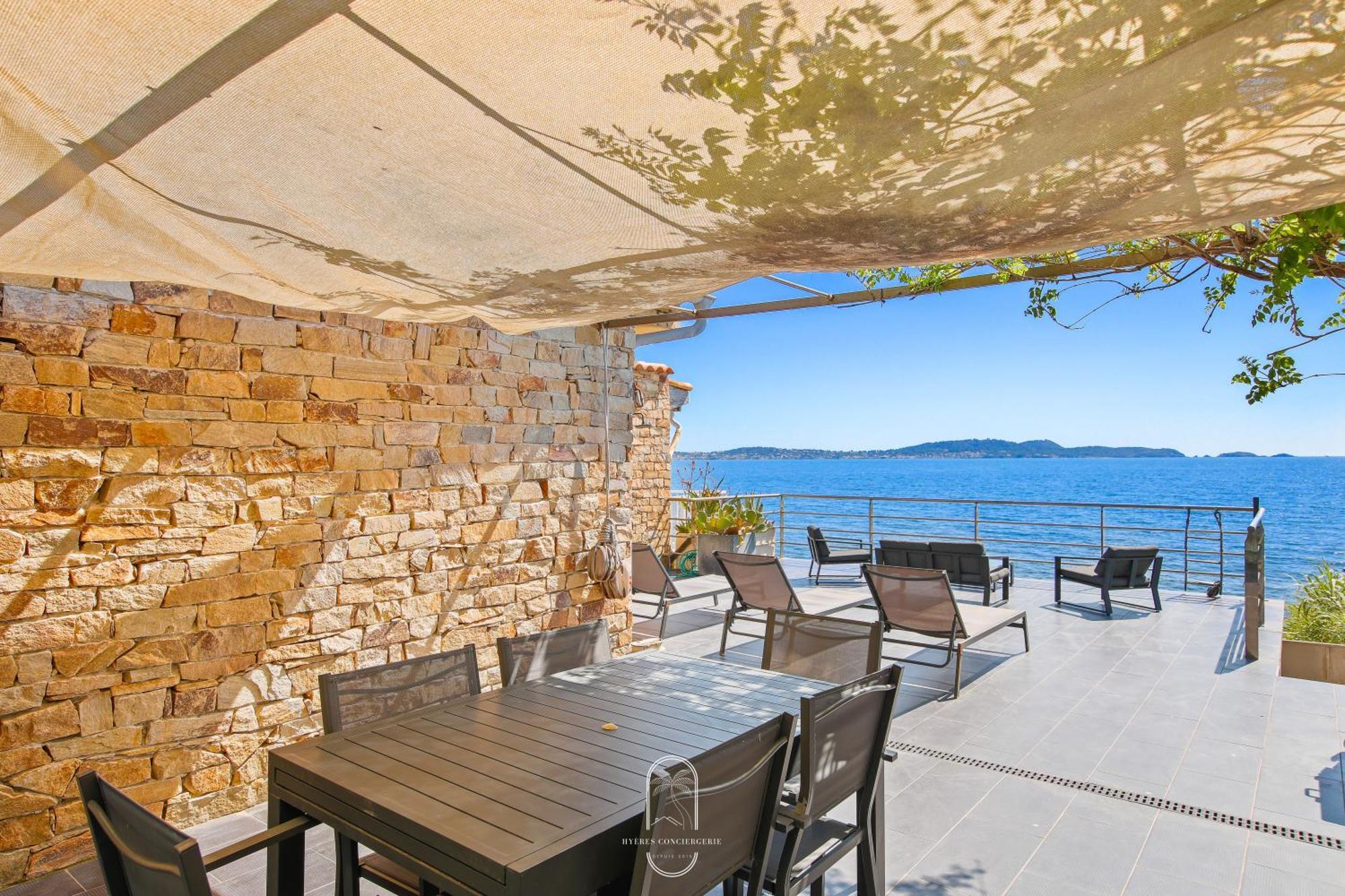 Maison Sur L'Eau-Hyeres-Almanarre-Parkings Clim Wifi By Hc Εξωτερικό φωτογραφία