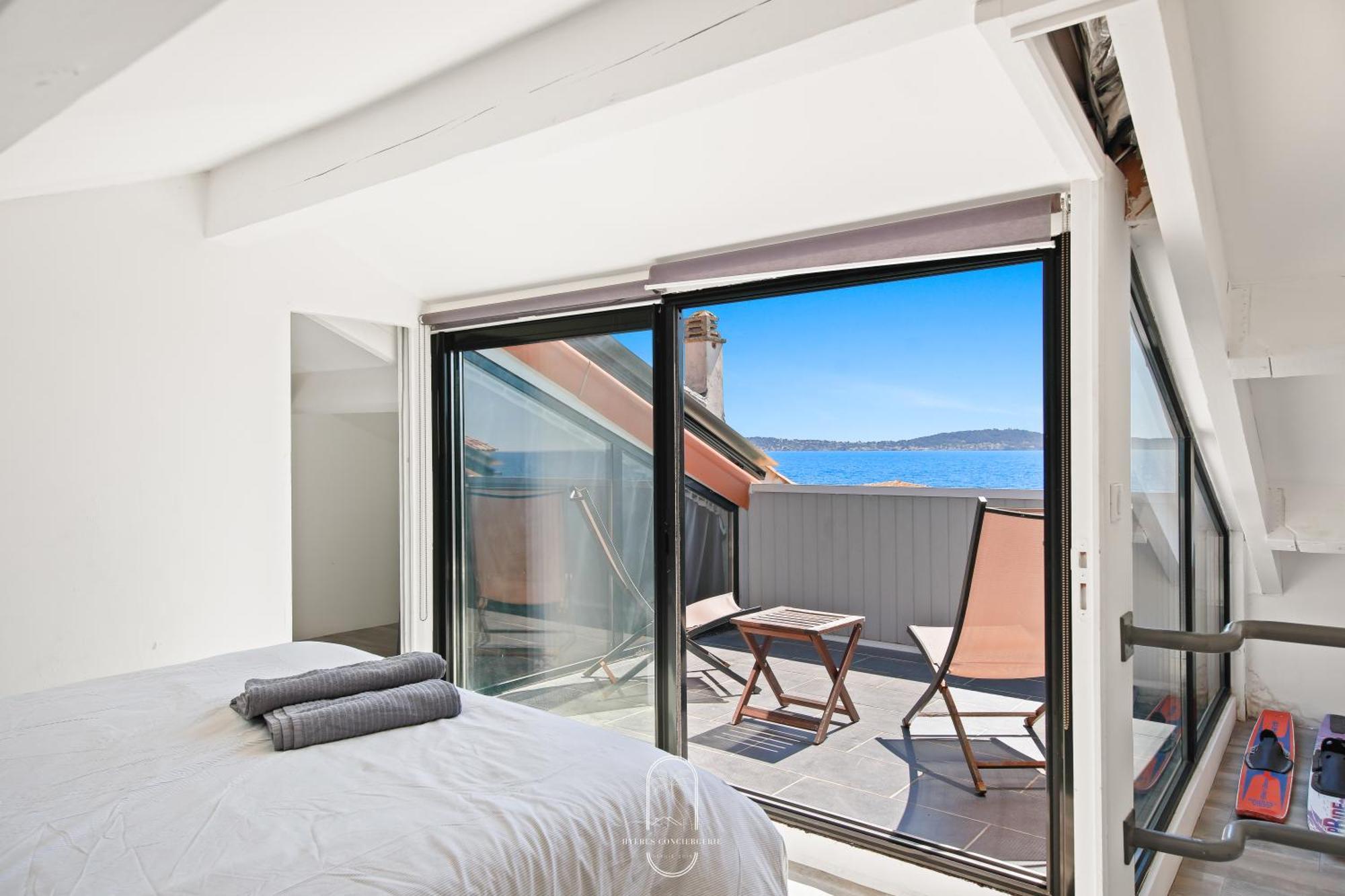 Maison Sur L'Eau-Hyeres-Almanarre-Parkings Clim Wifi By Hc Εξωτερικό φωτογραφία