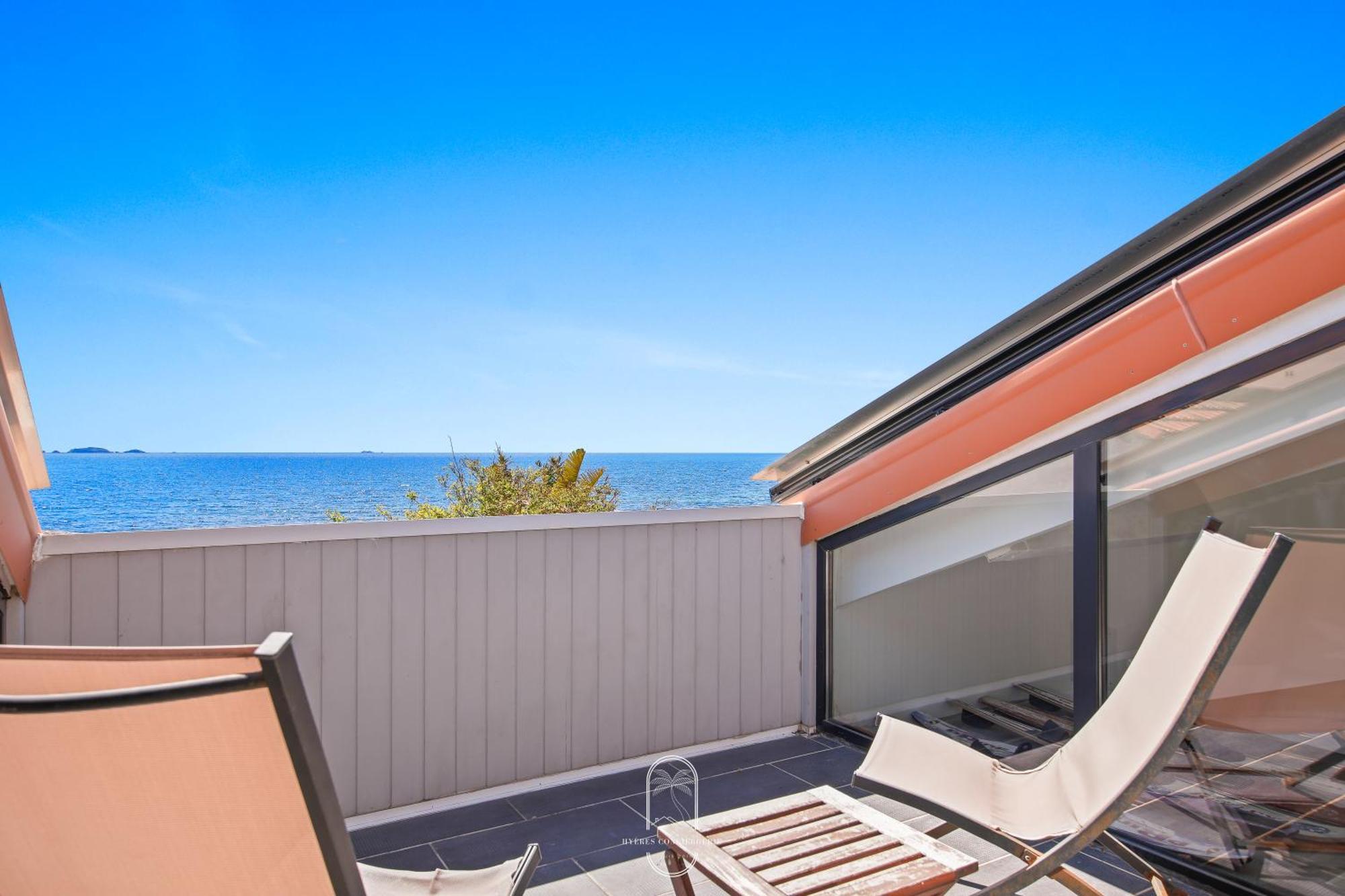 Maison Sur L'Eau-Hyeres-Almanarre-Parkings Clim Wifi By Hc Εξωτερικό φωτογραφία